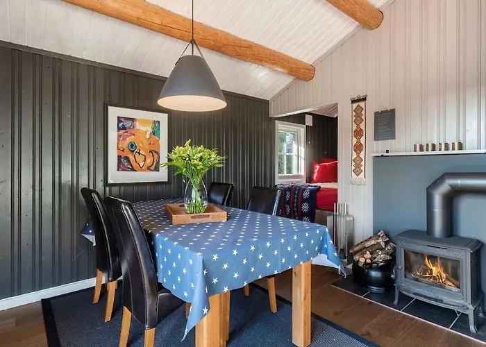 Great Mountain In Sirdal With Hot Tub And Views!